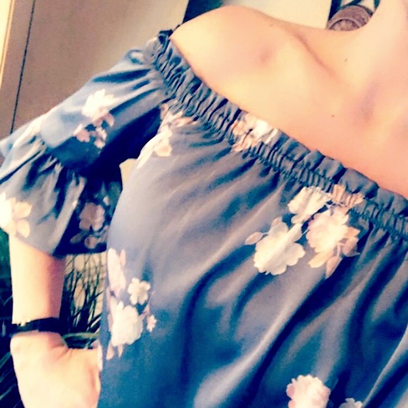 1 LEFT! 🎉HP🎉SALE !Floral off the shoulder top - Picture 5 of 7